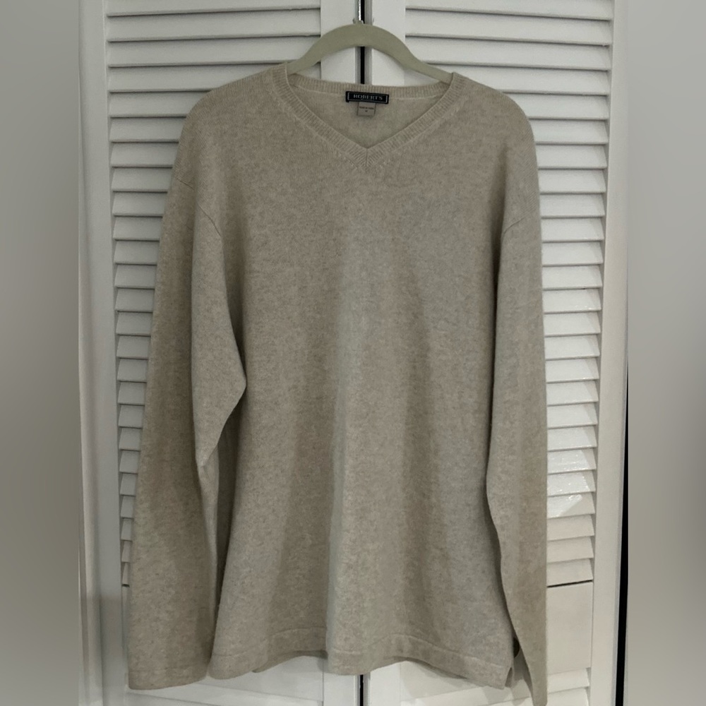 Robert’s Westshore Cashmere sweater size medium color oatmeal